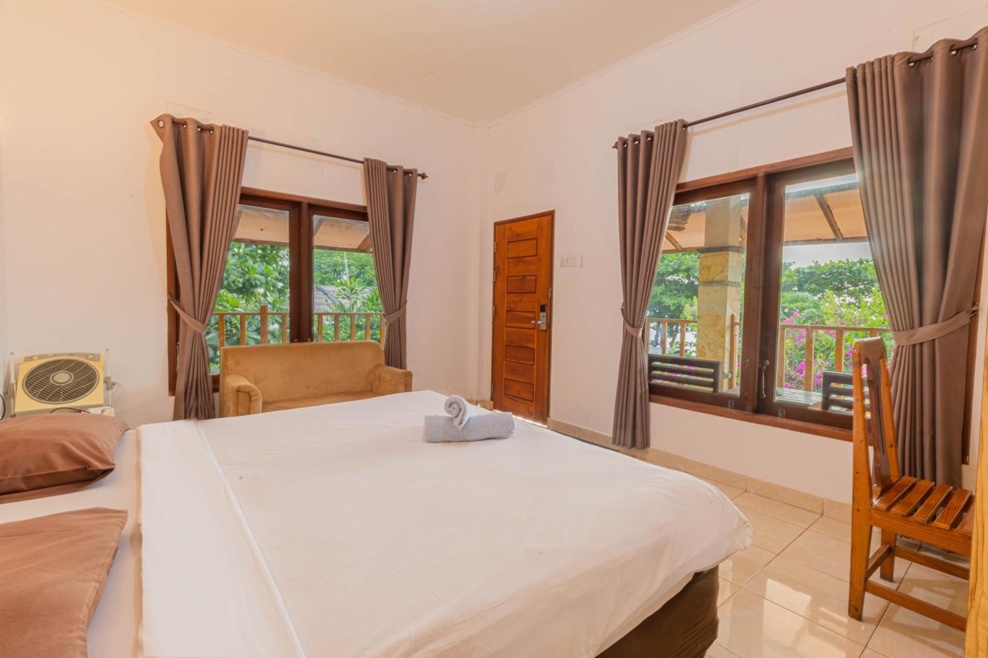 Transit Inn Senggigi 망시트 외부 사진